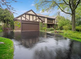 1087 Saxony Dr, Highland Park, IL