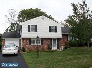 792 Fairfield Dr, Warminster, PA 18974