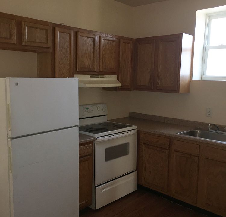 1st image of 3021 Iowa Ave #A