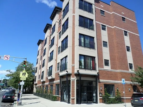 105-107 Broad St #202, Newark City, NJ 07104