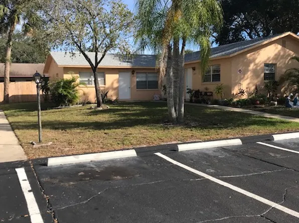 Julia Court Cottages