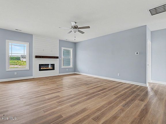 4th image of 103 Burnello Court