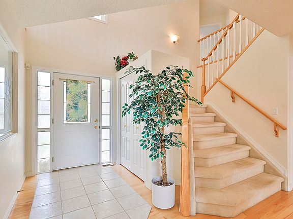 5th image of 237 Darlington Cres NW