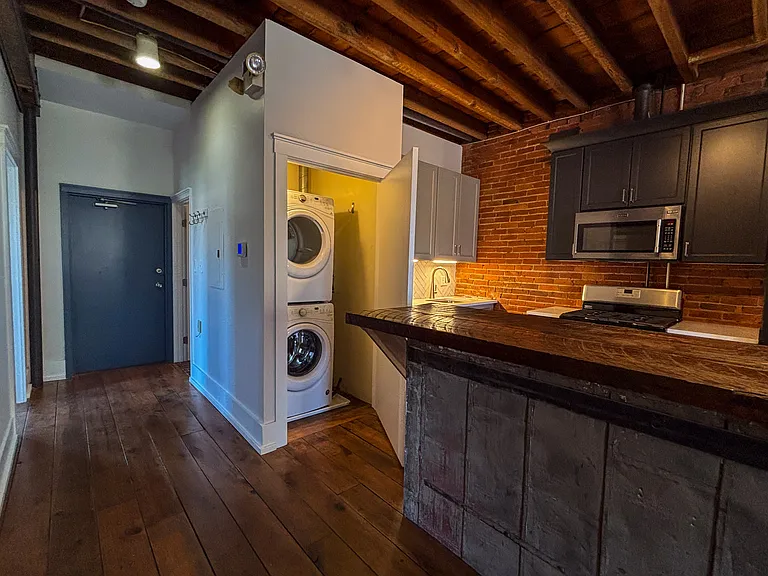 1318 Main St #5 — Photo 22
