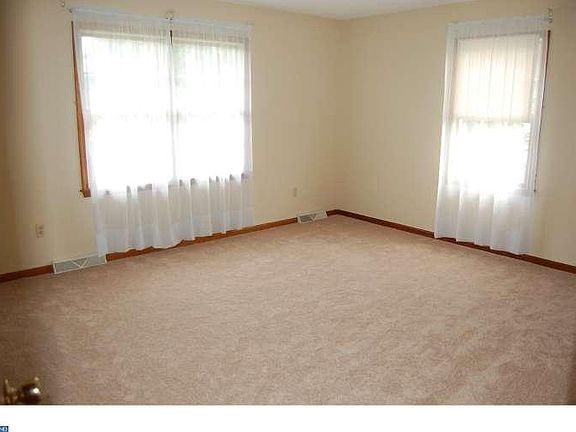 5th image of 424 Hope Dr