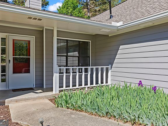 2nd image of 3044 Wildflower Ln