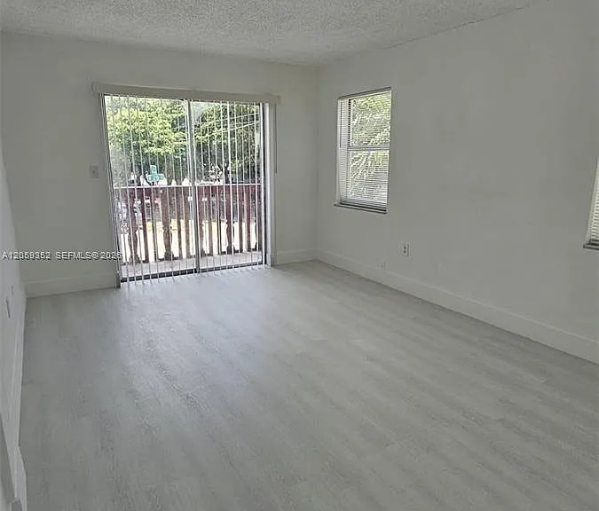 1000 W 28th St #17 — Photo 14
