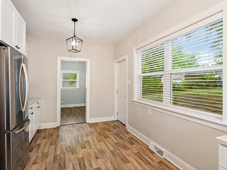 406 N Hyde Park Ave — Photo 10