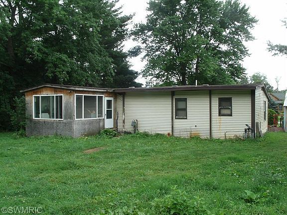 3rd image of 14114 Pine Lake Ave