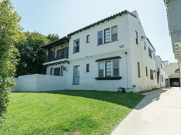 147 North Hamilton Drive — Photo 2