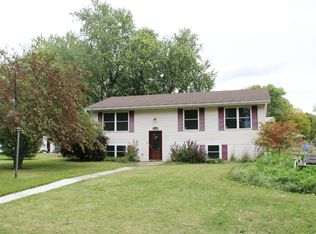 1410 Rainbow Ave, Maple Plain, MN 55359