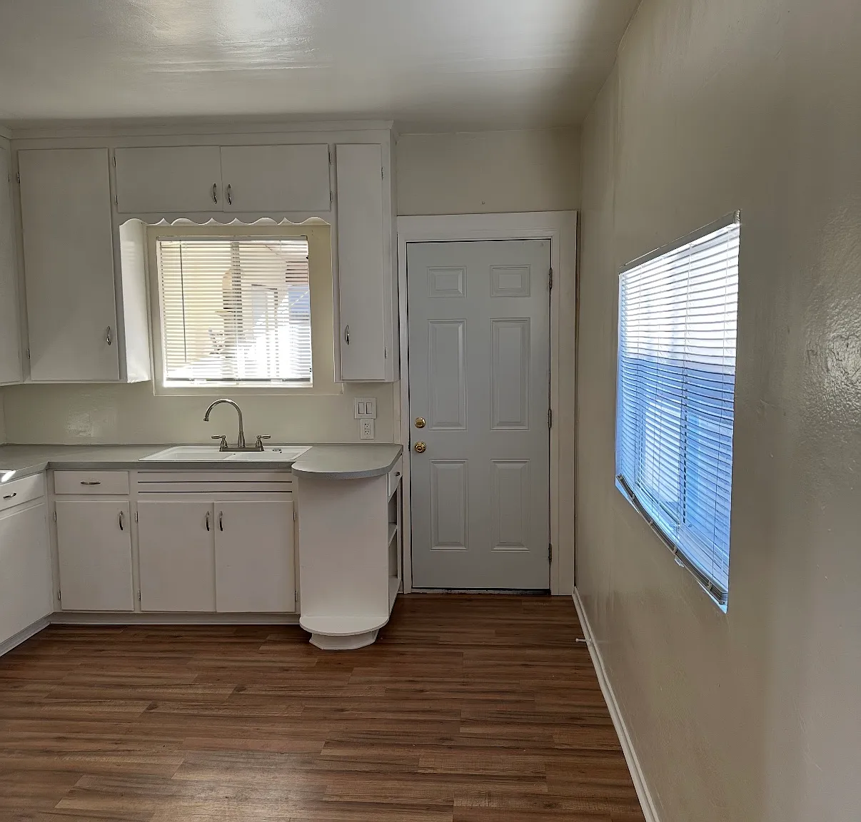 3 bed, 1120 sqft, $2,895 — Photo 4