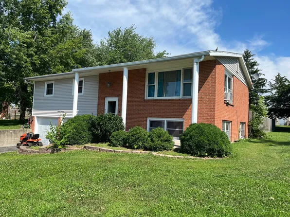 1126 Sunset Dr, Pittsfield, IL 62363