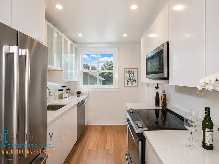 Belleview Dr. 185 — Photo 8