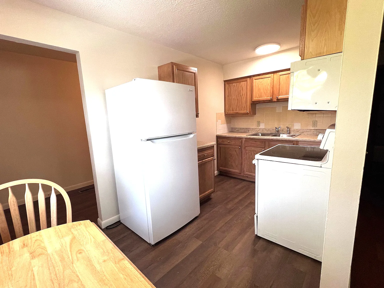 2 bed, 750 sqft, $960 — Photo 4