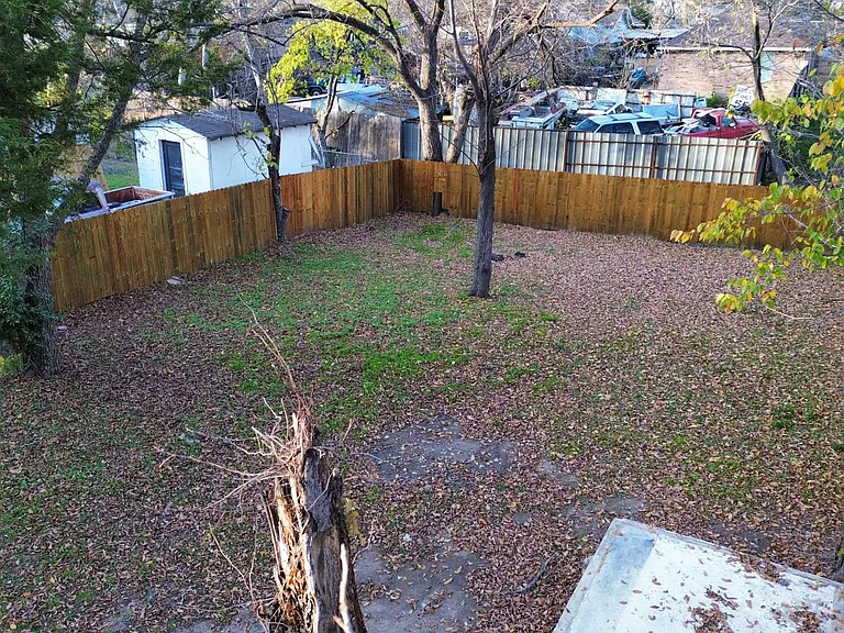 1323 Claude St — Photo 13