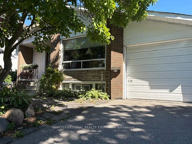 1st image of 19 Windover Dr