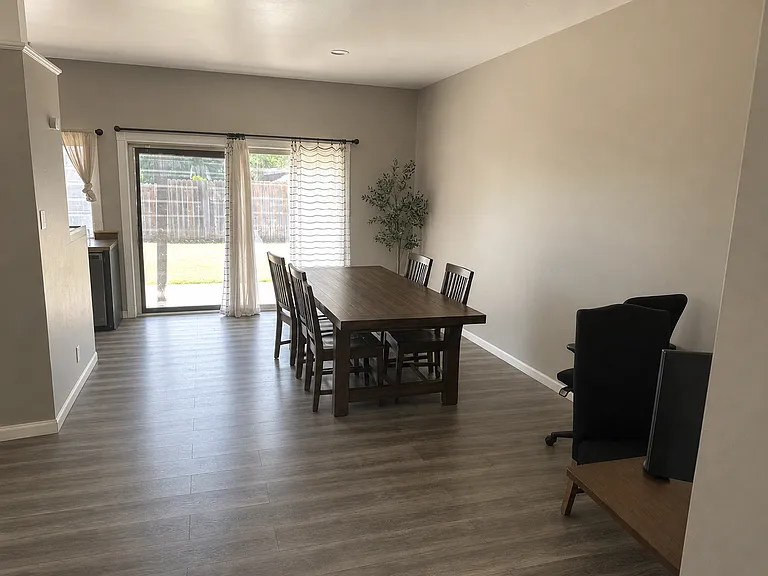 8070 Haven View Dr — Photo 4