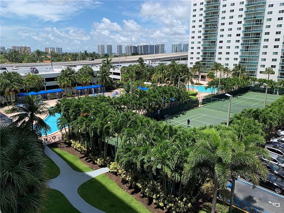 2nd image of 19370 Collins Ave APT 516