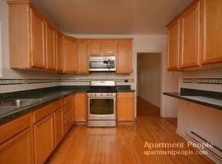 6119 N Campbell Ave #1, Chicago, IL 60659