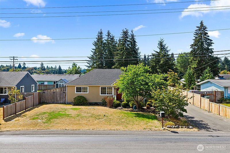 2nd image of 211 Mosman Avenue SE