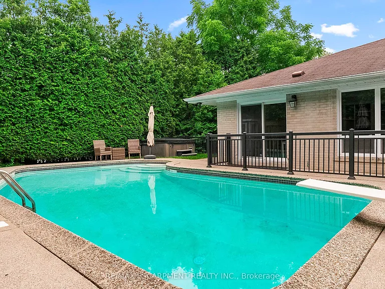 615 Vanessa Cres — Photo 46