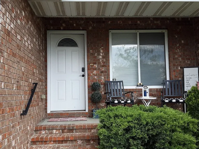 3902 S Timbercreek Ave — Photo 2