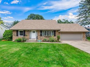 508 Kensington Dr, McHenry, IL 60050