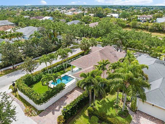 5th image of 243 Caravelle Dr