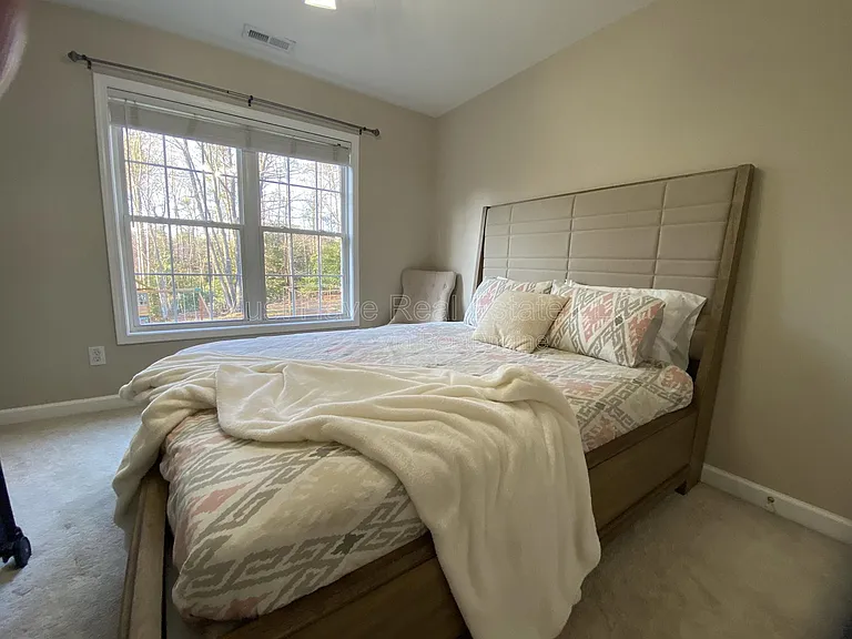 5700 Crown Ter — Photo 15