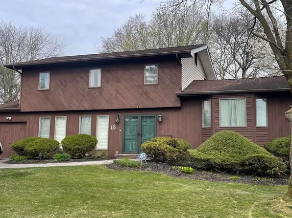 15 Hampshire Drive, Wheatley Heights, NY 11798
