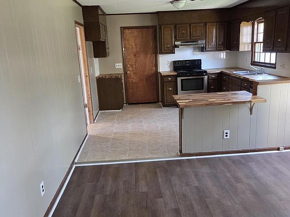 3rd image of 802 Eagle Road