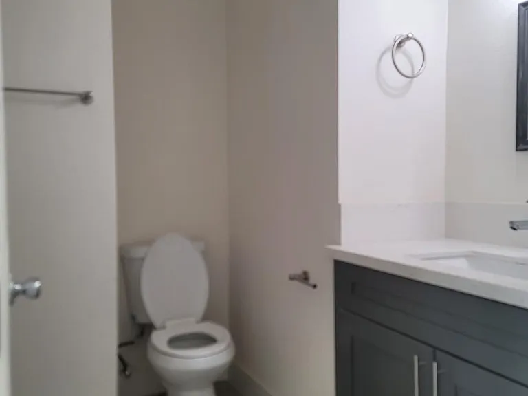 721 Pine Ave #1 — Photo 2