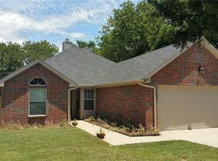 3032 Henry Rd, Lancaster, TX 75134