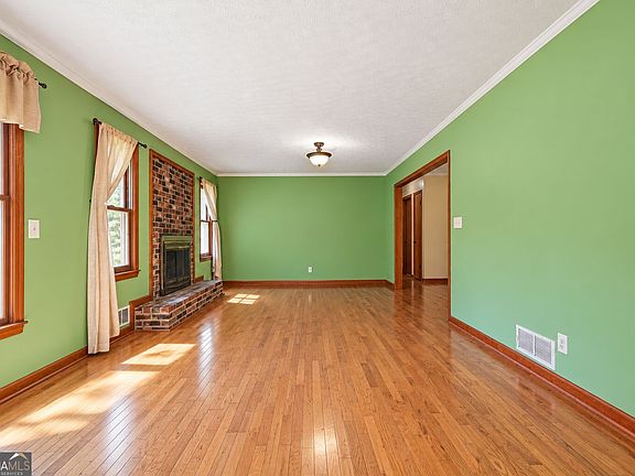 5th image of 115 Price Dr