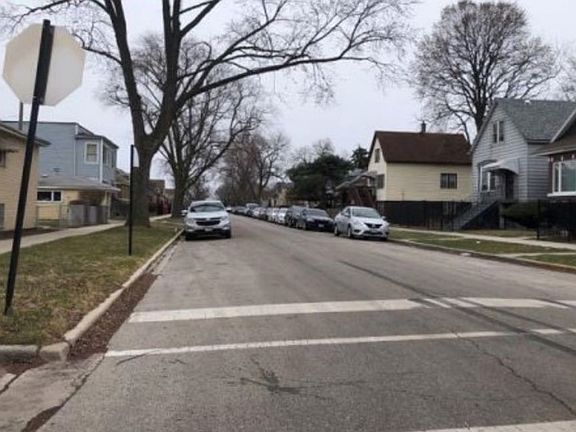 Exterior Neighborhood (street photo)