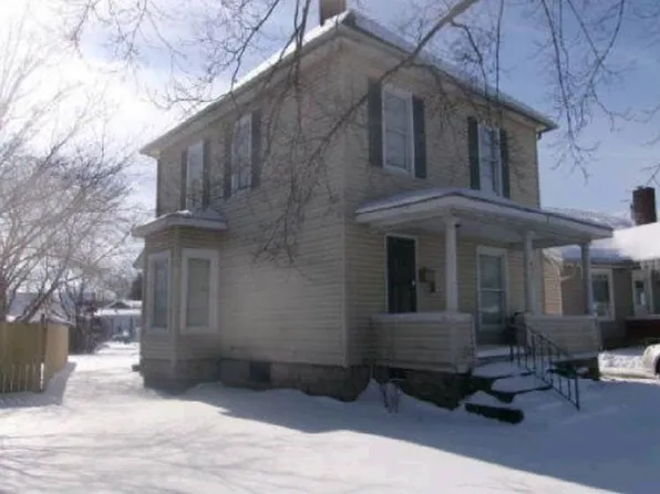 437 E State St, Newcomerstown, OH 43832