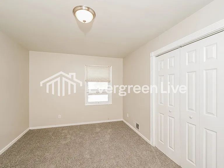 2708 7th St NE — Photo 9