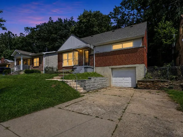 1703 Ashbrook Dr, Cincinnati, OH 45238