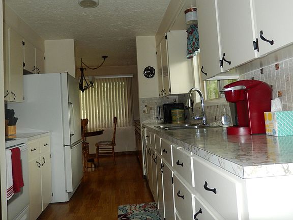 5th image of 801 N 3rd St W