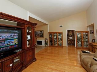 8141 Quakertown Ave, Winnetka, CA 91306