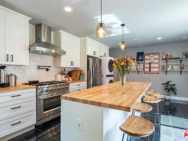 6601 Rubio Ave — Photo 8