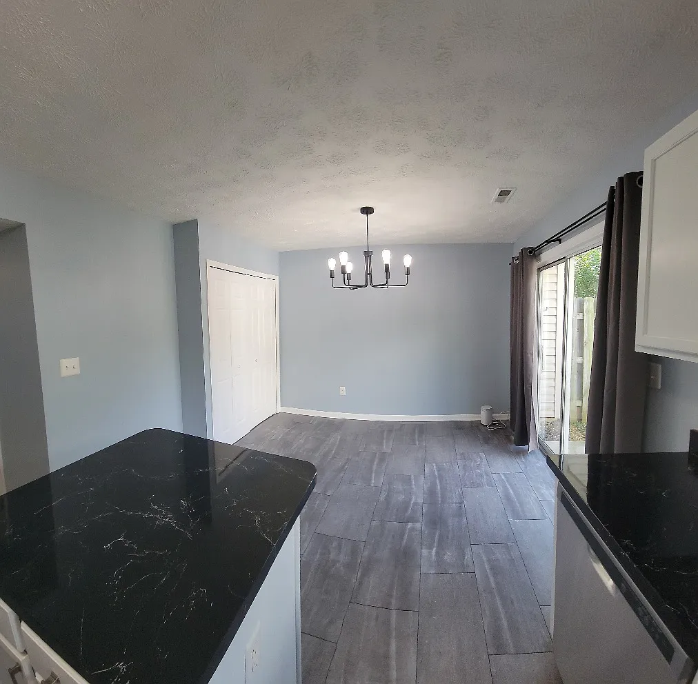 2 bed, 2.5 bath, 1123 sqft, $2,000 — Photo 4