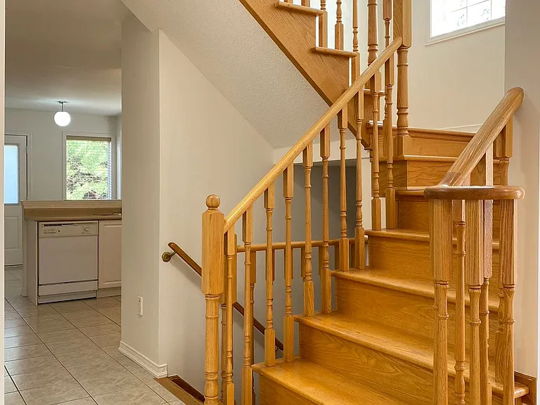 39 Levellands Cres — Photo 5