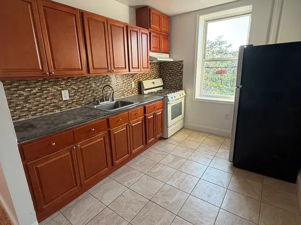 101 64th St APT C2, West New York, NJ 07093