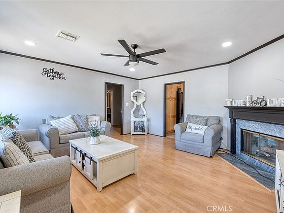 3rd image of 903 Willow Dr
