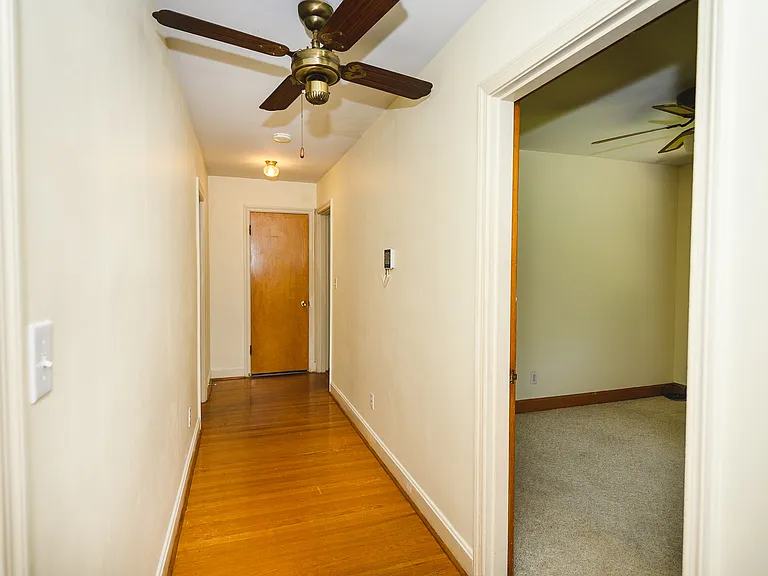 2709 Goldsmith Ln — Photo 18