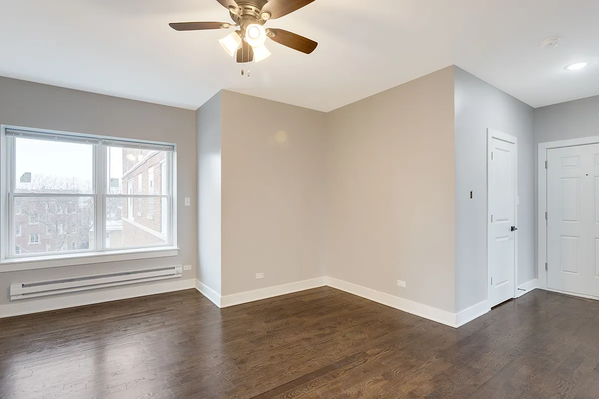 Building Photo - 8022 S Ellis Ave #1B