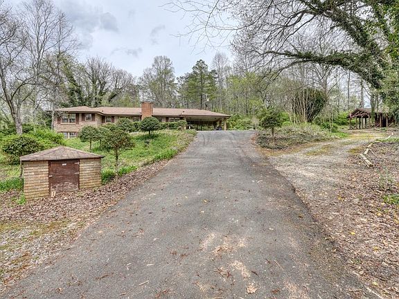 2nd image of 18 Strawberry Rd