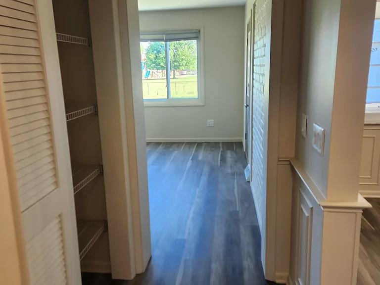 3249 N Eastmoreland Dr — Photo 3